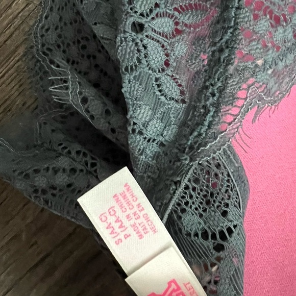 High neck eyelash lace push up bralette Victoria’s Secret pink gray color - Picture 3 of 3